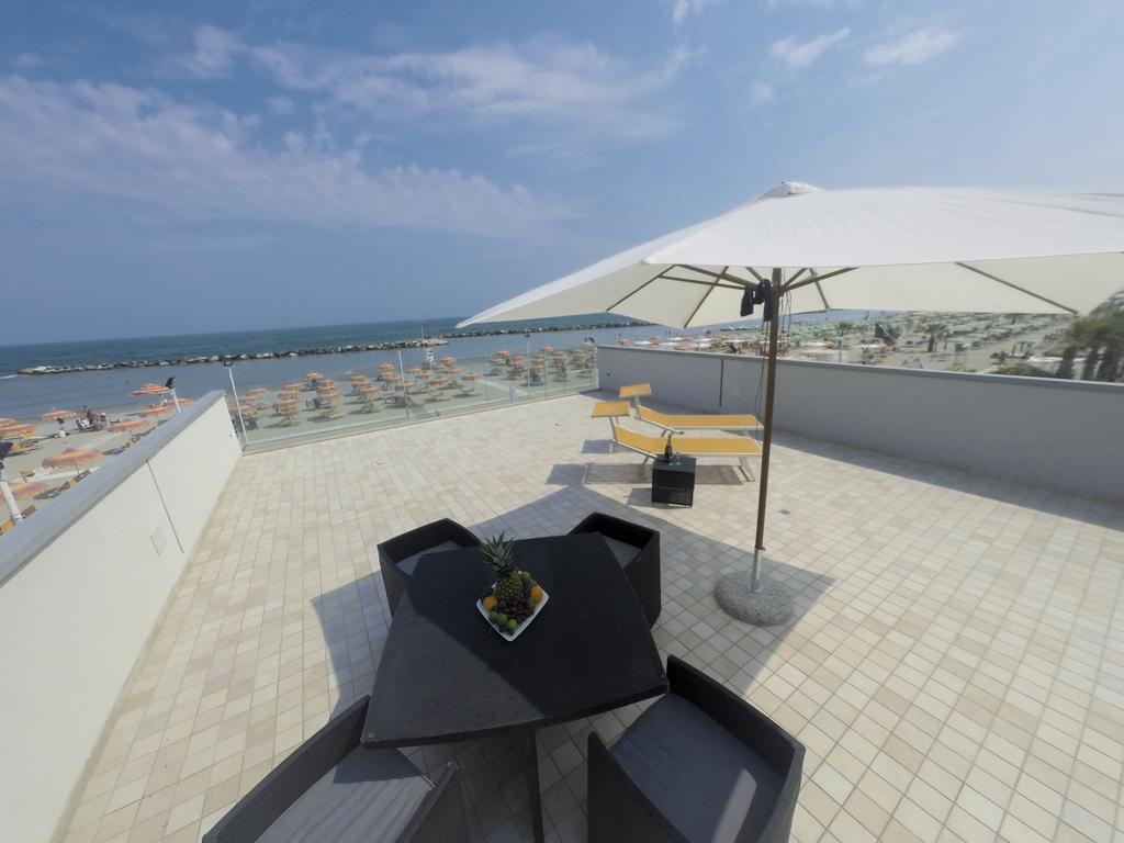 Hotel & Residence Cavalluccio Marino Rimini Exteriör bild