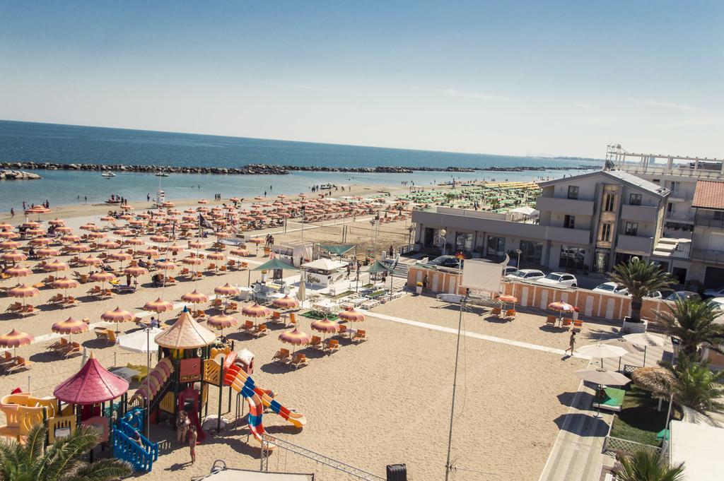 Hotel & Residence Cavalluccio Marino Rimini Exteriör bild